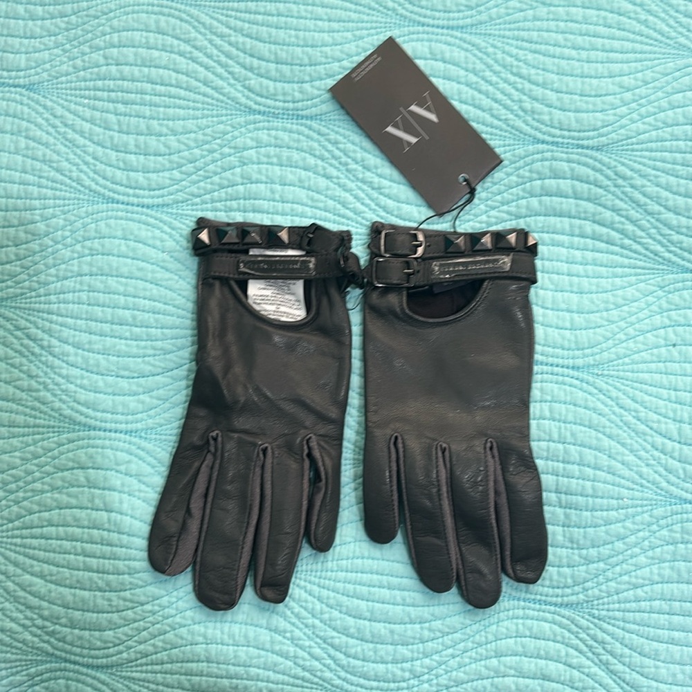 Armani Exchange touchscreen leather/polyester gloves with buckles and studs - Picture 2 of 11